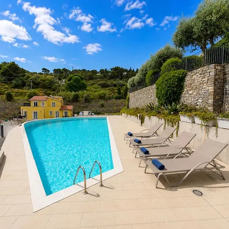 Piscina, Terrazza Panoramica E Parcheggio * Cipressa