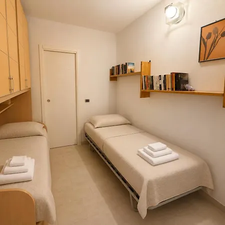 Piscina, Terrazza Panoramica E Parcheggio Cipressa