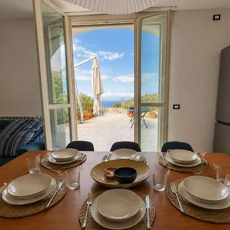 Piscina, Terrazza Panoramica E Parcheggio Cipressa