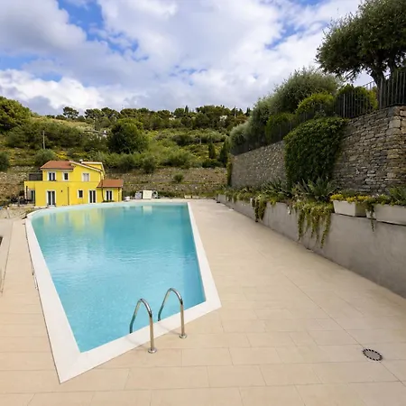 Piscina, Terrazza Panoramica E Parcheggio Appartamento *